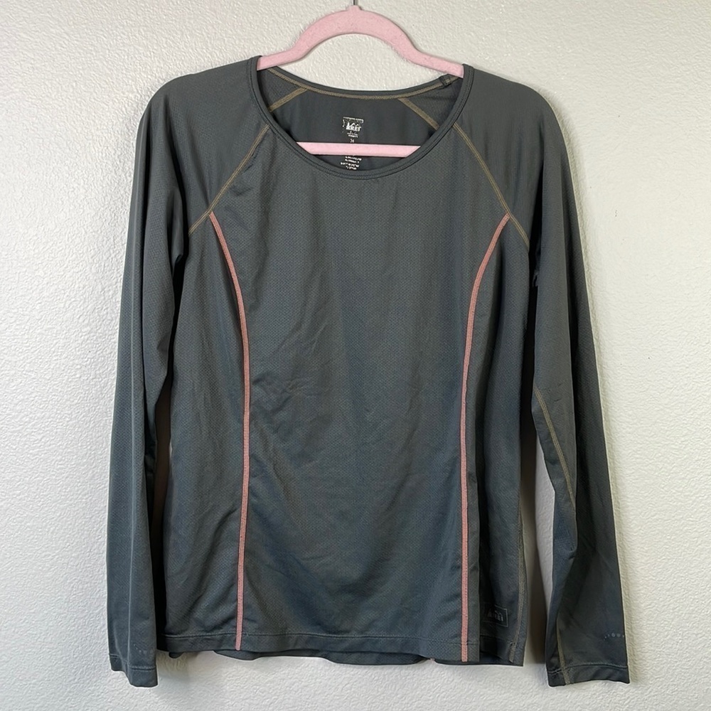 REI long sleeve grey and orange thin undershirt size M